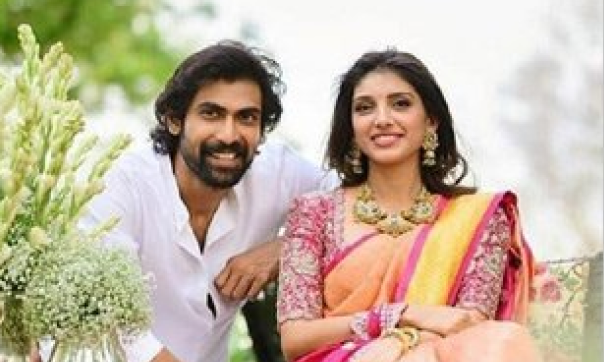 couple-photo-weddingo-invitation