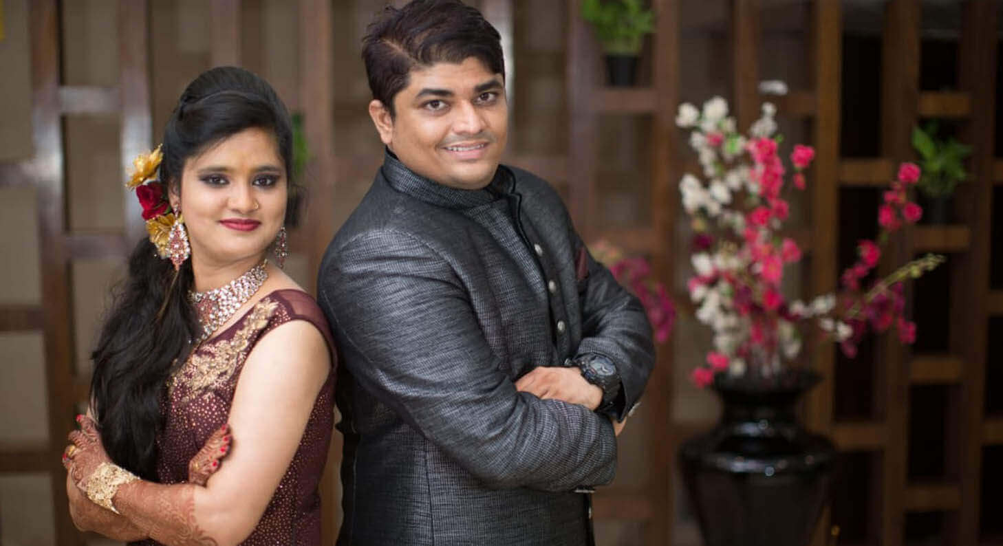couple-photo-weddingo-invitation
