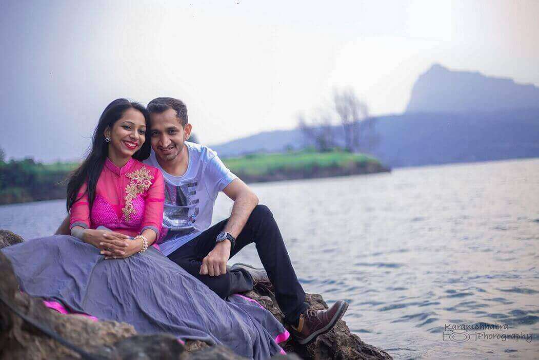 couple-photo-weddingo-invitation